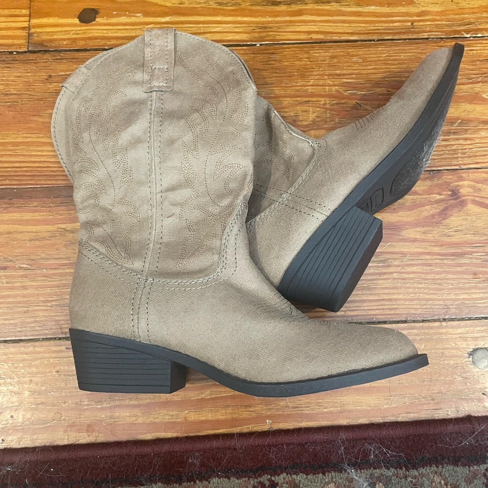 Rampage Taupe Heeled Boots